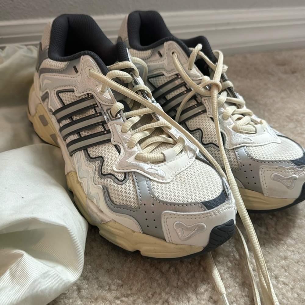 Bad bunny adidas CL shoes men’s size 6